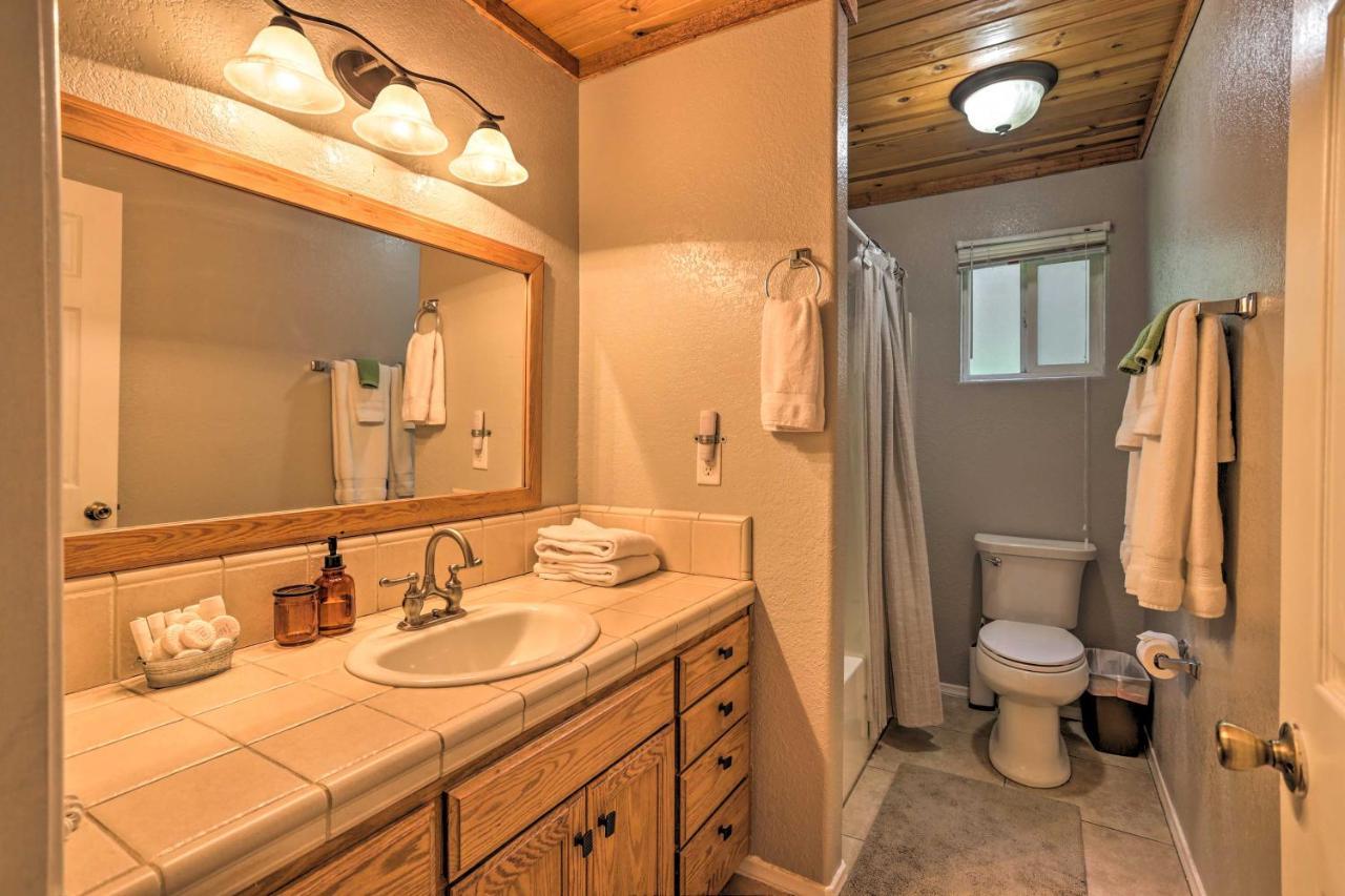 Remodeled Crestline Retreat Walk To Lake Gregory! 외부 사진