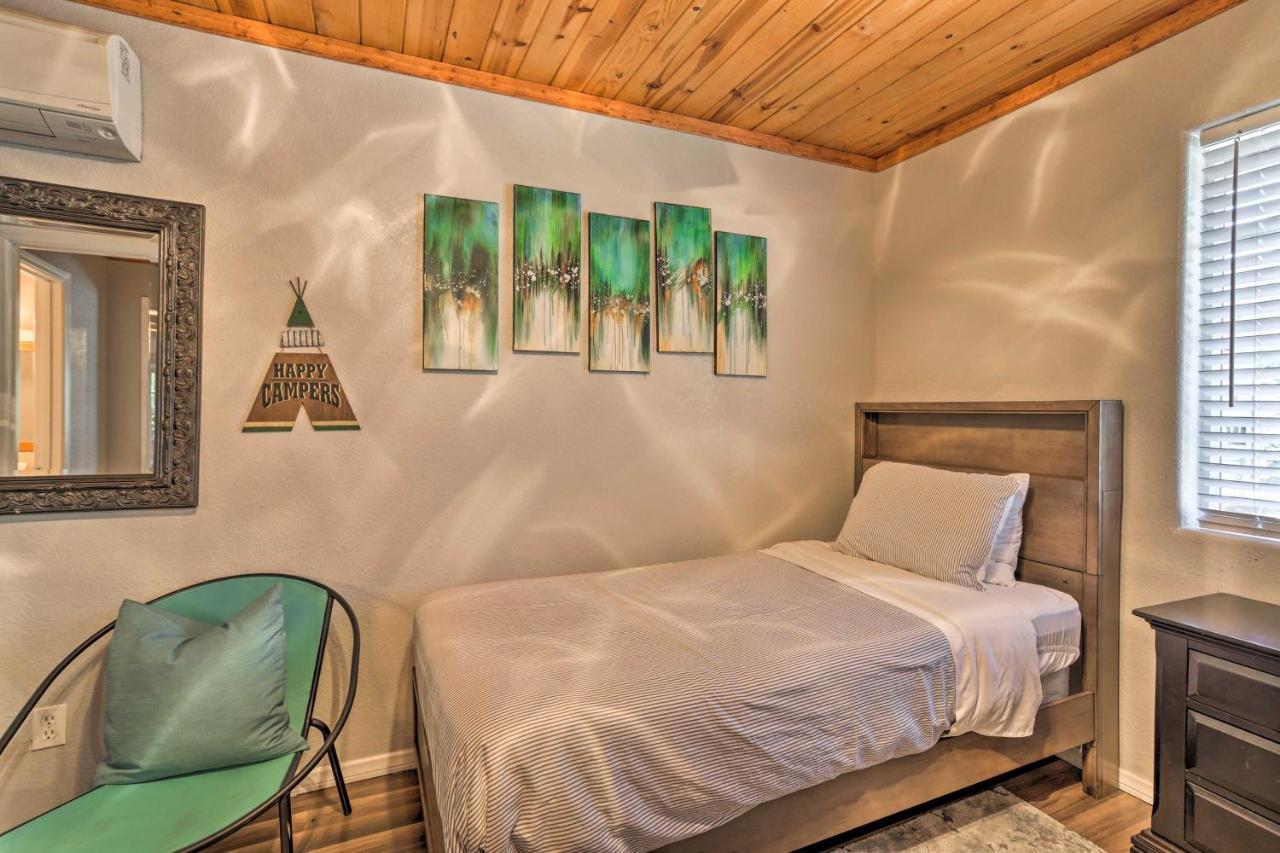 Remodeled Crestline Retreat Walk To Lake Gregory! 외부 사진