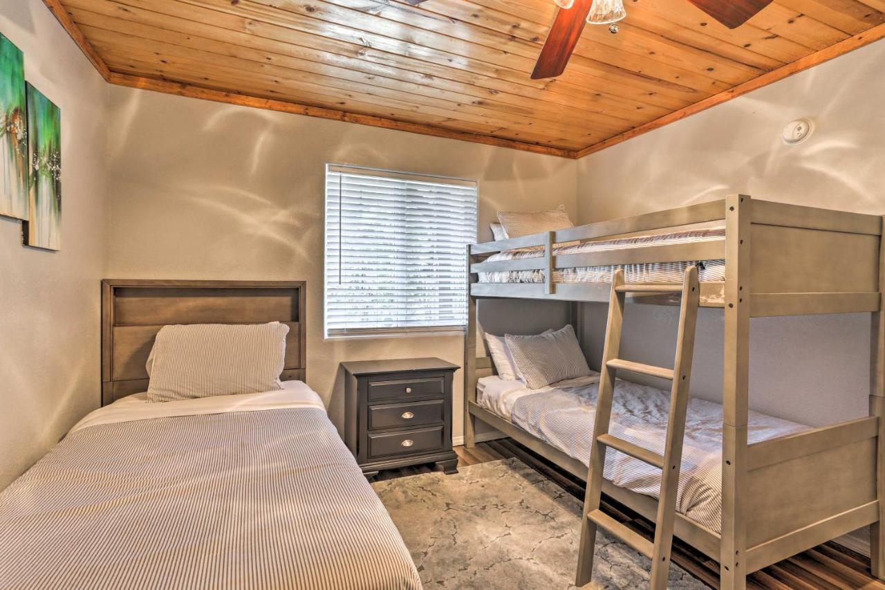 Remodeled Crestline Retreat Walk To Lake Gregory! 외부 사진