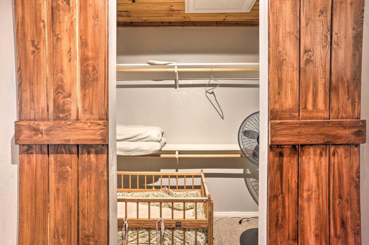 Remodeled Crestline Retreat Walk To Lake Gregory! 외부 사진