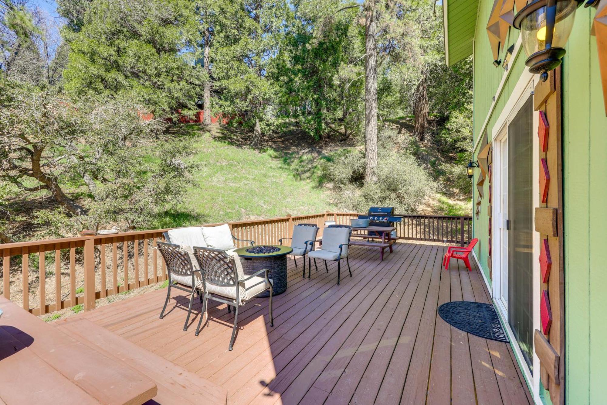 Remodeled Crestline Retreat Walk To Lake Gregory! 외부 사진